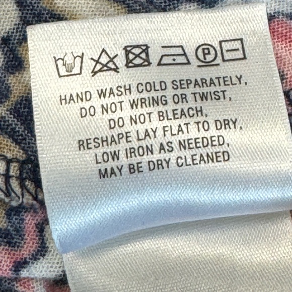 Anthropologie Akemi + Kin V-Neck Handkerchief Hem Sleeveless Top Navy + Pink XS - Picture 9 of 9